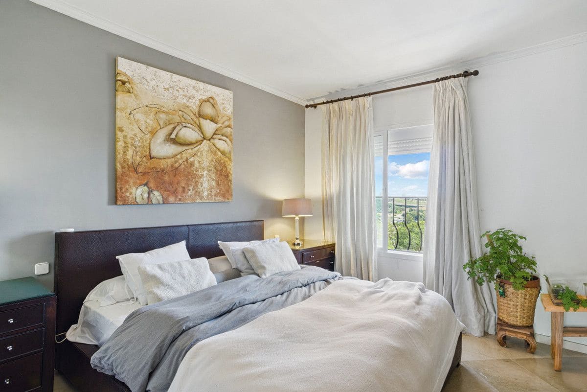 4 sovrum Takvåning till salu i Marbella med pool garage - 670 000 € (Ref: 9405967)