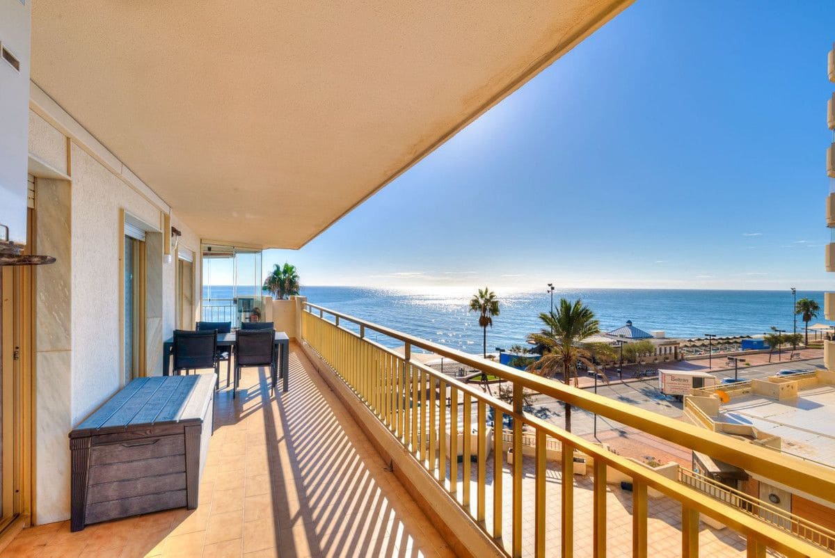 3 sypialnia Apartament przy plaży na sprzedaż w Fuengirola - 695 000 € (Ref: 9405971)