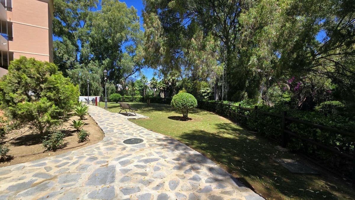 3 slaapkamer Appartement te koop in Marbella met zwembad garage - € 499.999 (Ref: 9405972)