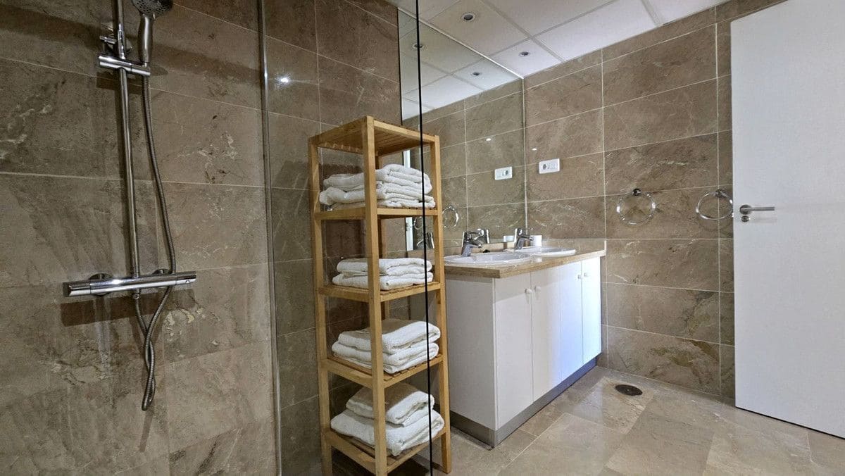 Apartamento de 2 habitaciones en Mijas en venta con piscina garaje - 325.000 € (Ref: 9405975)