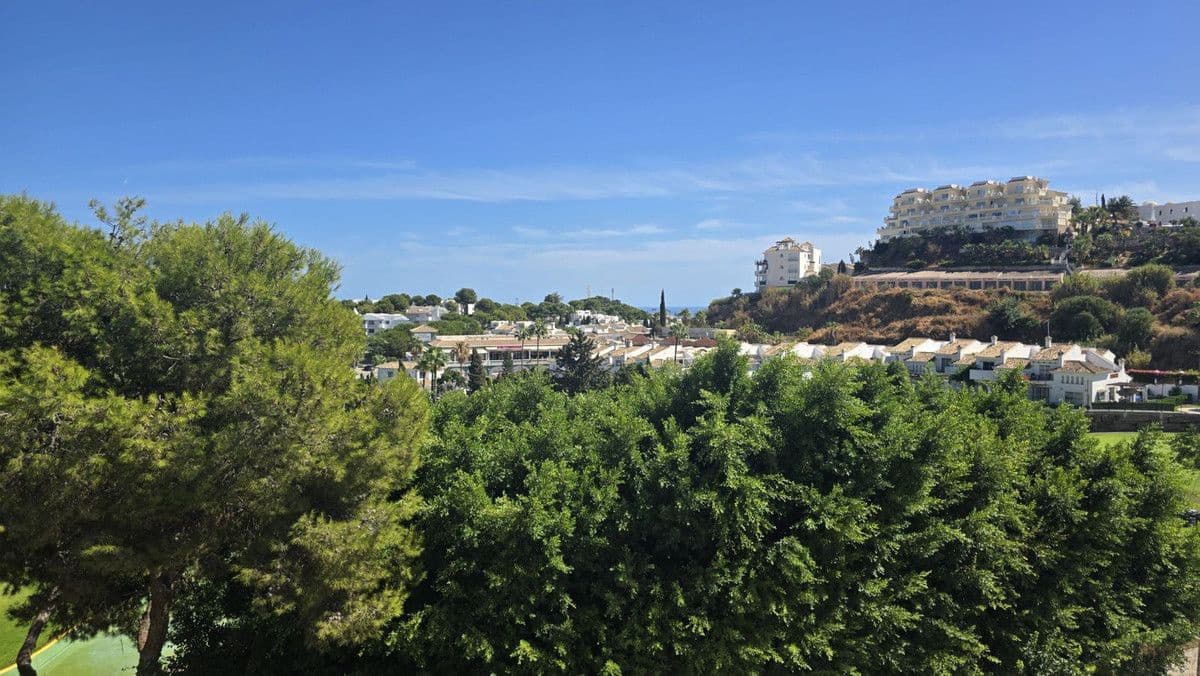 Apartamento de 2 habitaciones en Mijas en venta con piscina garaje - 325.000 € (Ref: 9405975)