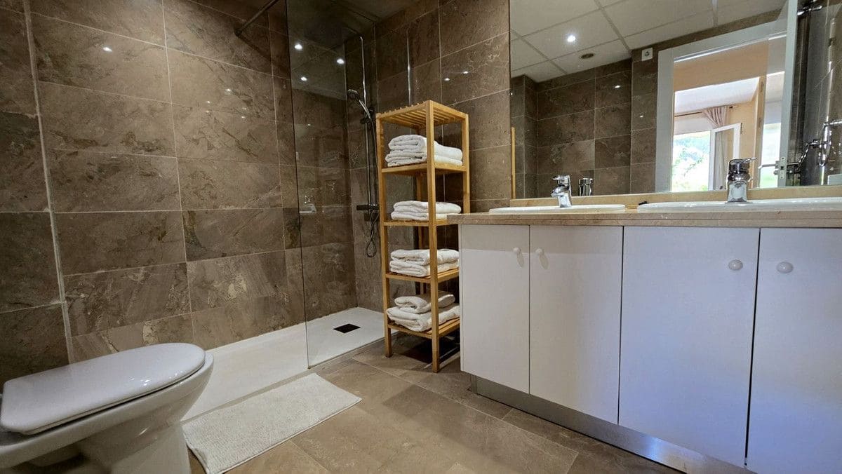 2 bedroom Apartment for sale in Mijas with pool garage - € 289,950 (Ref: 9405975)