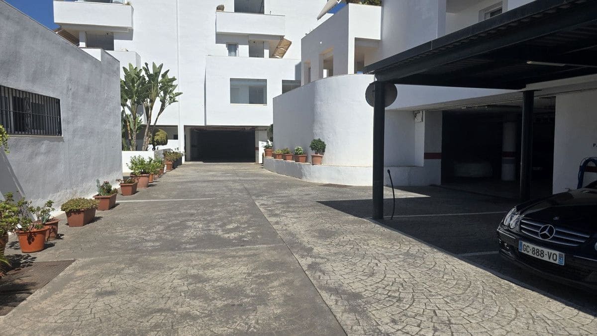 2 bedroom Apartment for sale in Mijas with pool garage - € 289,950 (Ref: 9405975)