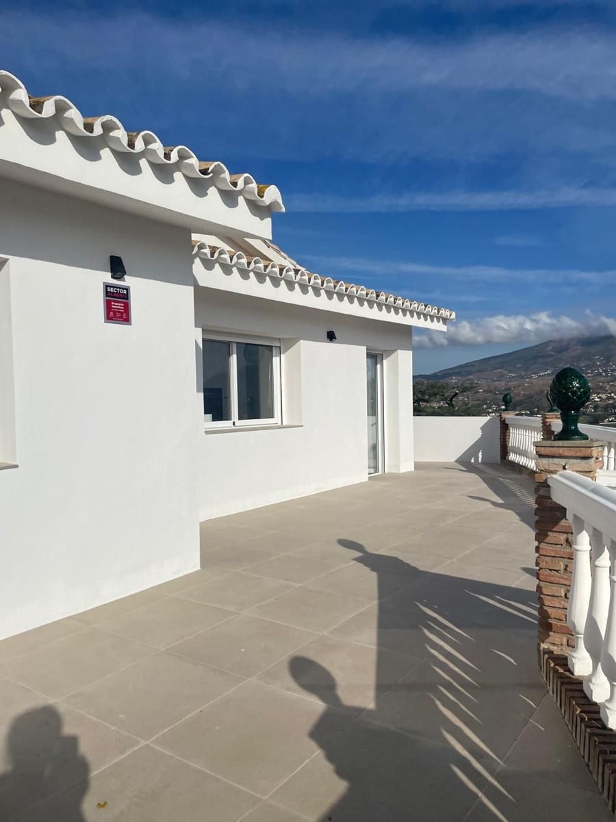 3 slaapkamer Villa te koop in Mijas met zwembad garage - € 950.000 (Ref: 9405977)