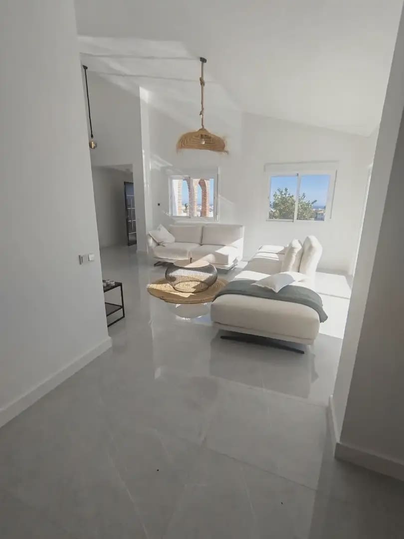 3 slaapkamer Villa te koop in Mijas met zwembad garage - € 995.000 (Ref: 9405977)