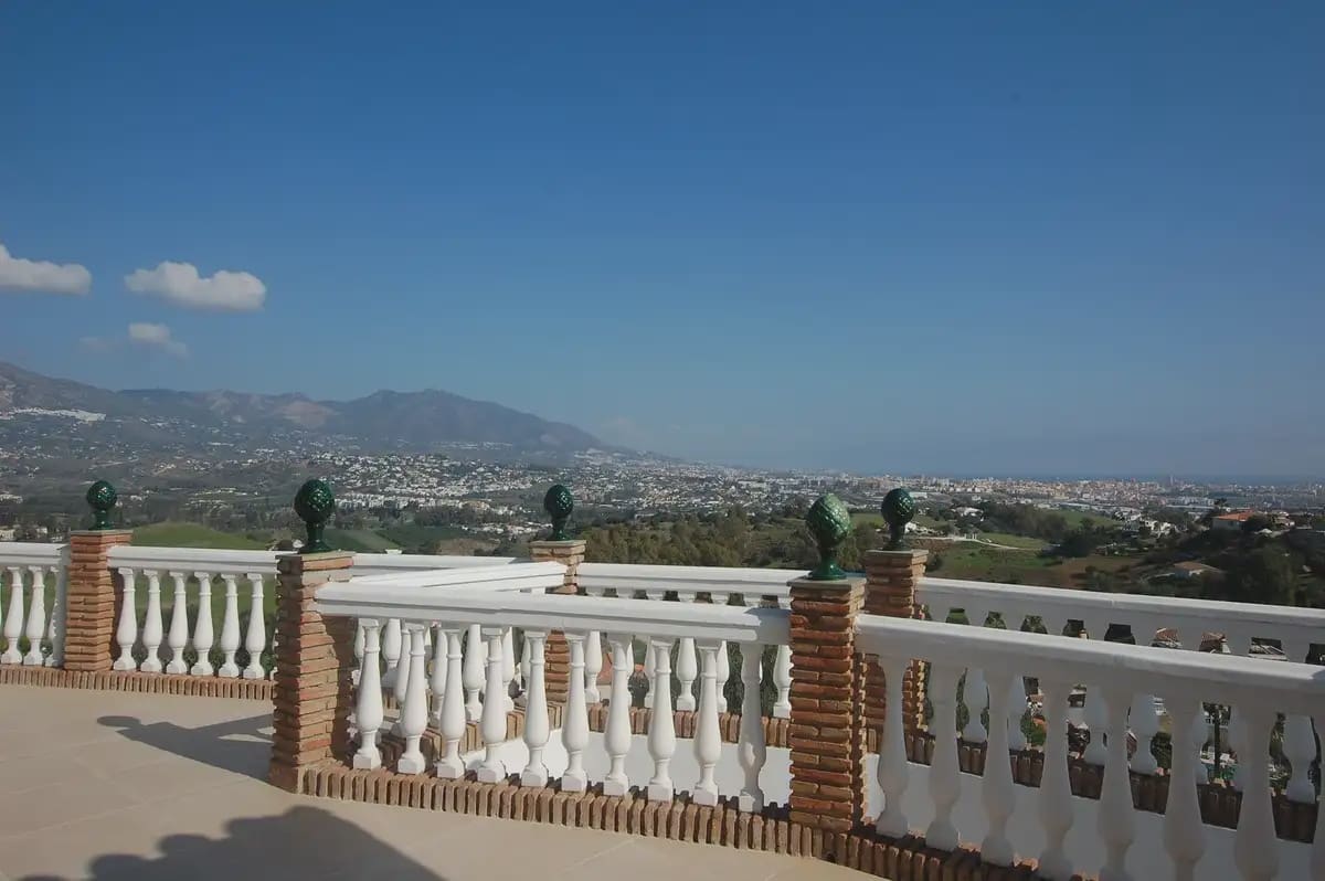 3 slaapkamer Villa te koop in Mijas met zwembad garage - € 995.000 (Ref: 9405977)