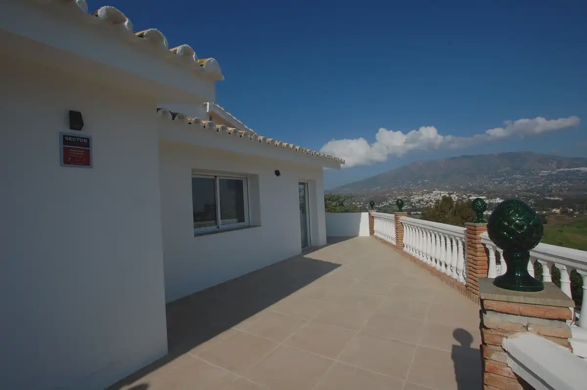 3 slaapkamer Villa te koop in Mijas met zwembad garage - € 995.000 (Ref: 9405977)