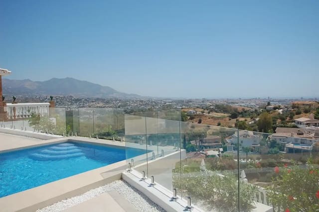 3 Zimmer Villa zu verkaufen in Hipódromo - Cerrado del Águila, Mijas mit Pool Garage - 995.000 € (Ref: 9405977)