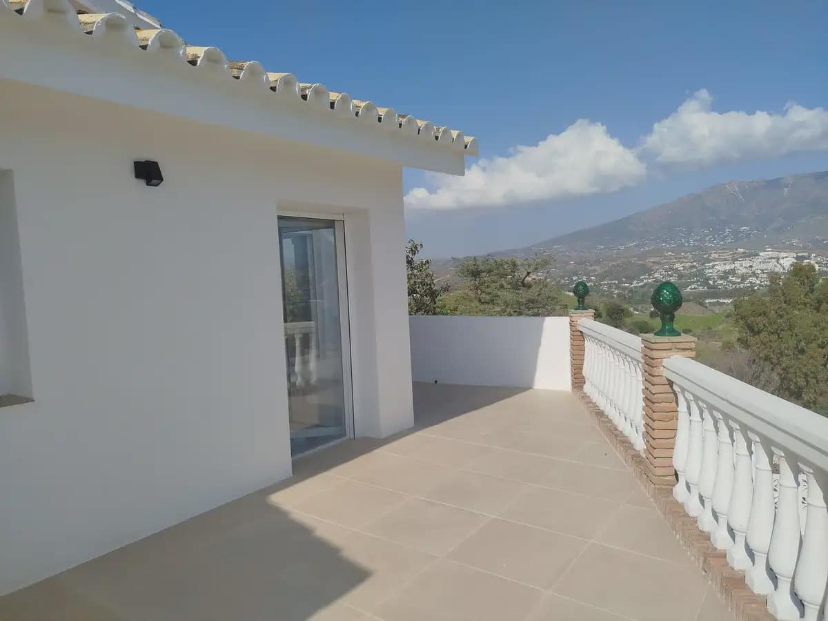 3 slaapkamer Villa te koop in Mijas met zwembad garage - € 995.000 (Ref: 9405977)