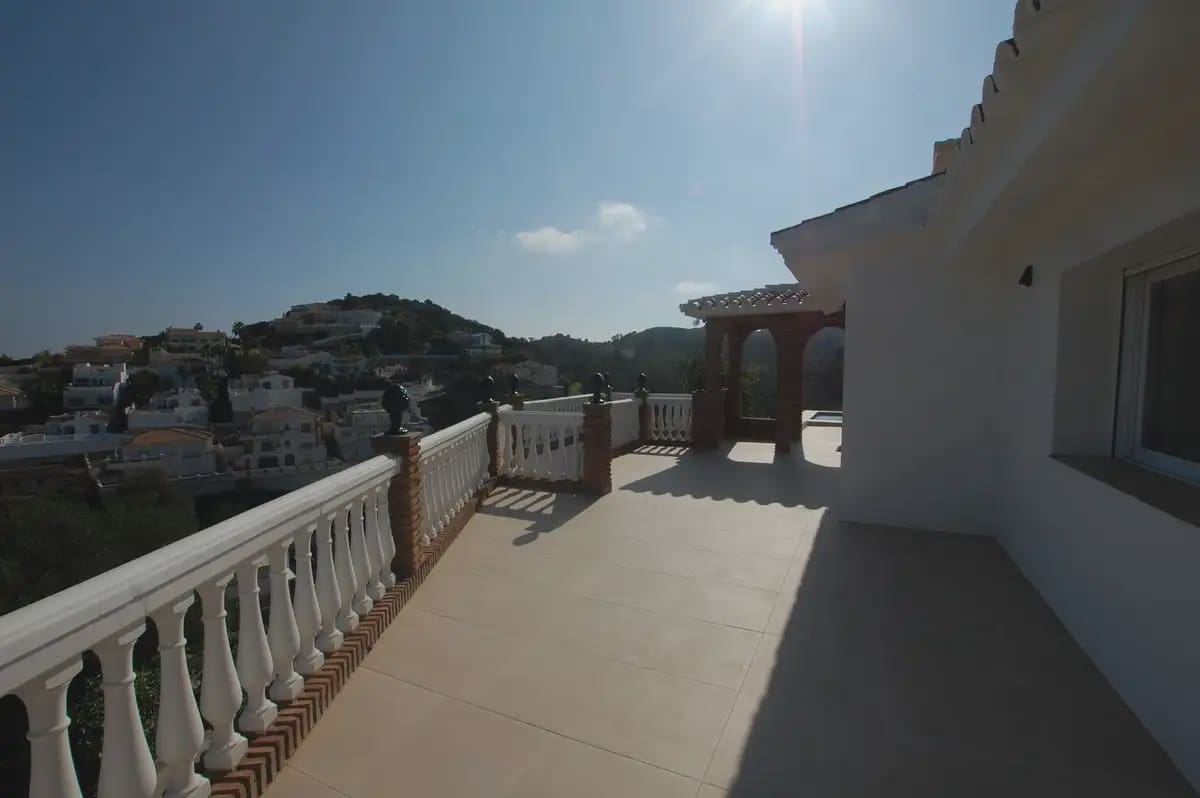3 slaapkamer Villa te koop in Mijas met zwembad garage - € 995.000 (Ref: 9405977)