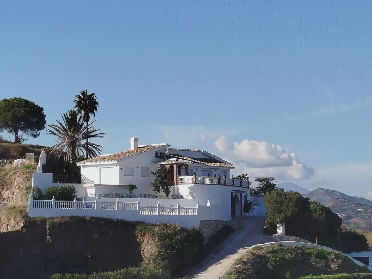 3 slaapkamer Villa te koop in Mijas met zwembad garage - € 995.000 (Ref: 9405977)