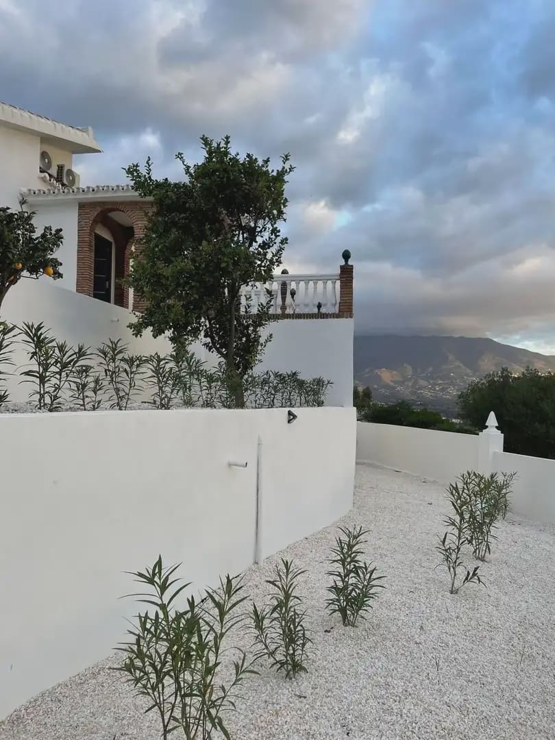 3 slaapkamer Villa te koop in Mijas met zwembad garage - € 995.000 (Ref: 9405977)