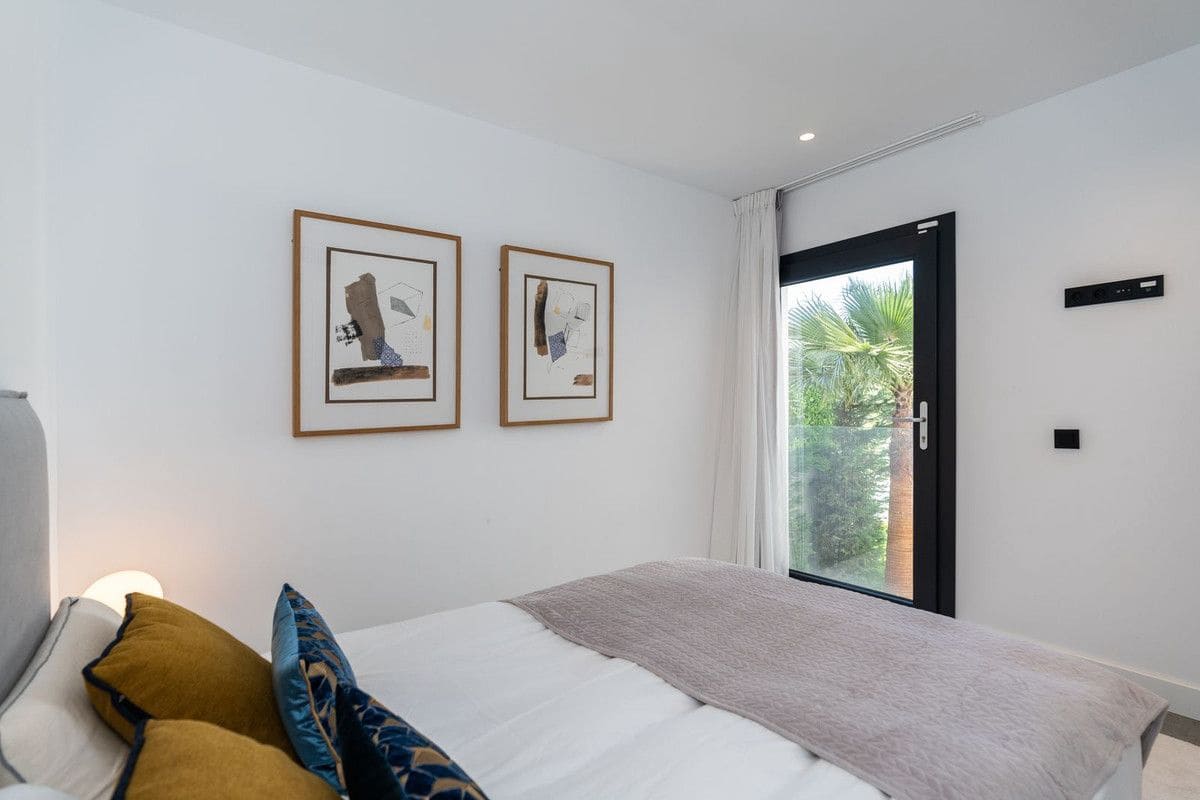 4 sypialnia Willa na sprzedaż w Mijas z basenem garażem - 1 150 000 € (Ref: 9405979)