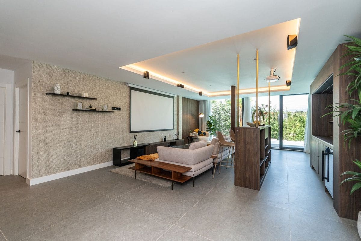 4 sypialnia Willa na sprzedaż w Mijas z basenem garażem - 1 150 000 € (Ref: 9405979)