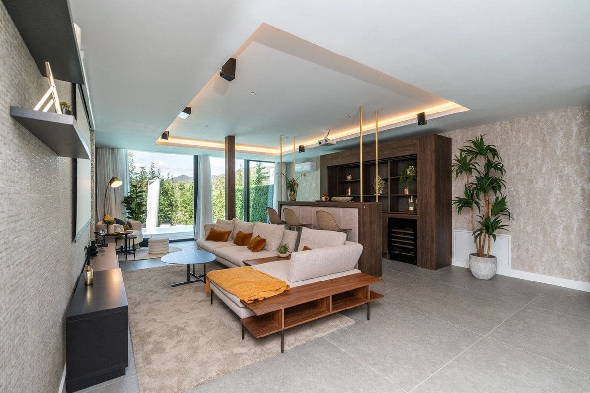 4 sypialnia Willa na sprzedaż w Mijas z basenem garażem - 1 150 000 € (Ref: 9405979)