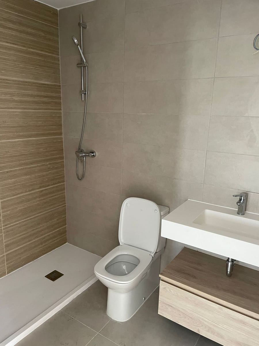 Apartamento de 3 habitaciones en Estepona en venta con piscina garaje - 445.000 € (Ref: 9405982)