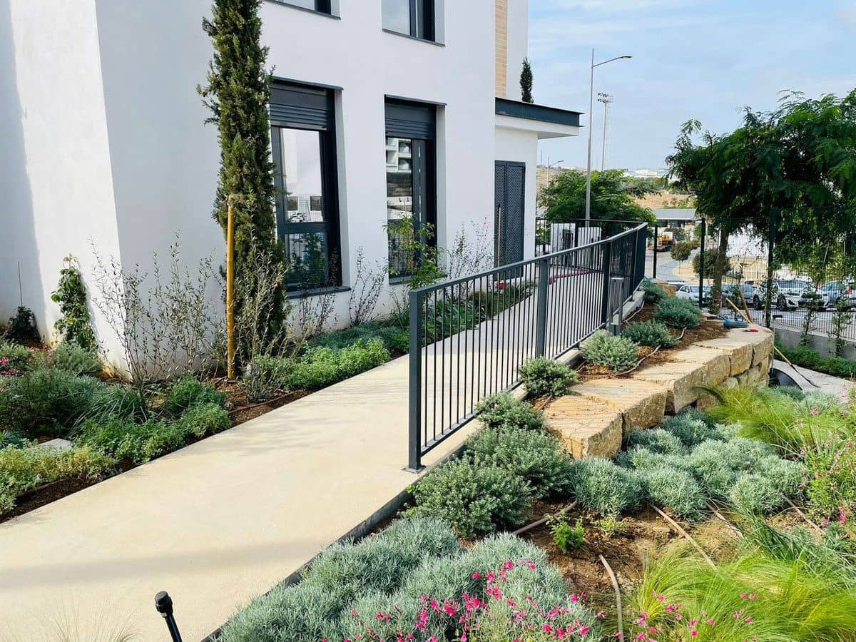 Apartamento de 3 habitaciones en Estepona en venta con piscina garaje - 445.000 € (Ref: 9405982)