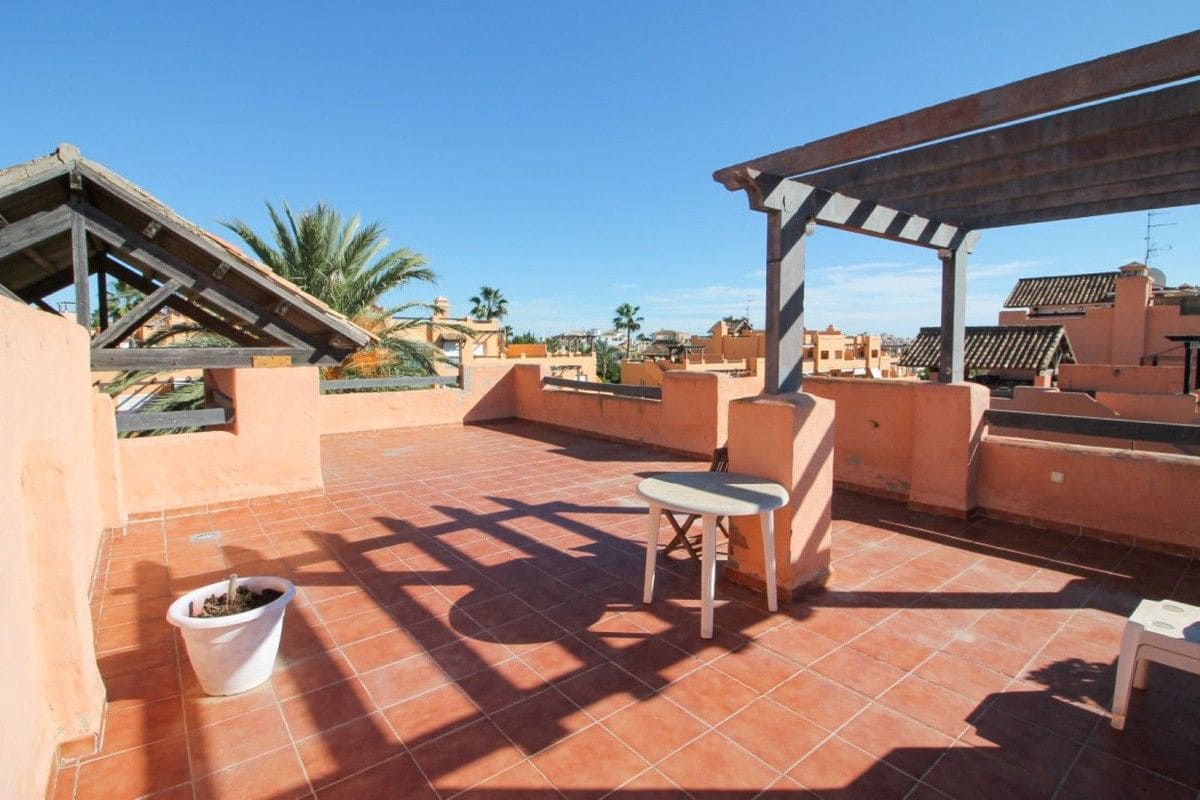 2 soverom Penthouse til salgs i Casares med svømmebasseng garasje - € 250 000 (Ref: 9405984)