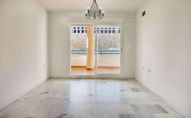 Apartamento de 2 habitaciones en Aloha Golf, Marbella en venta con piscina - 334.000 € (Ref: 9405987)