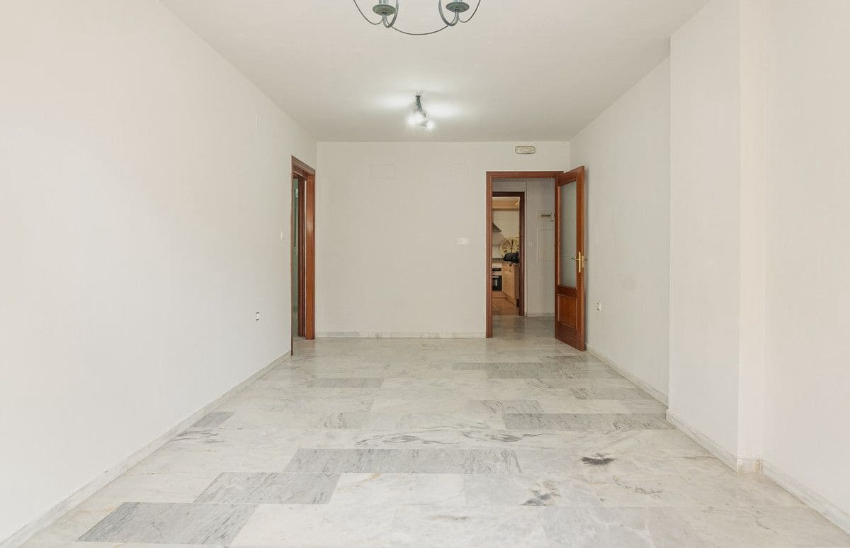 2 makuuhuone Huoneisto myytävänä paikassa Marbella mukana uima-altaan - 334 000 € (Ref: 9405987)