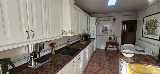 5 chambre Penthouse à vendre à Centro ciudad, Fuengirola avec piscine garage - 675 000 € (Ref: 9405988)