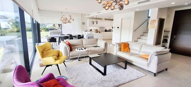 Chalet de 3 habitaciones en Centro, Mijas en venta con piscina garaje - 1.690.000 € (Ref: 9405989)