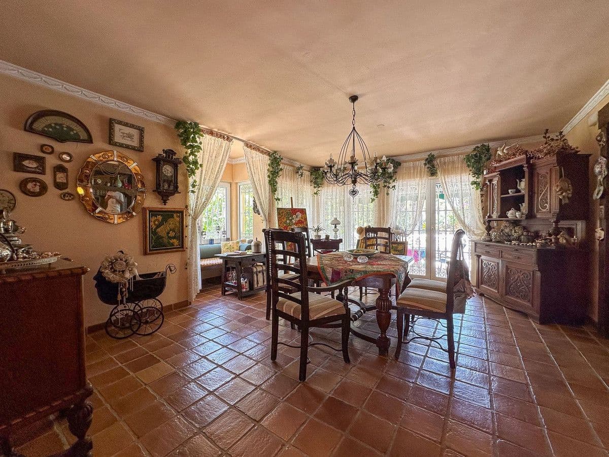 9 soveværelse Villa til salg i Mijas med swimmingpool garage - € 7.000.000 (Ref: 9405991)