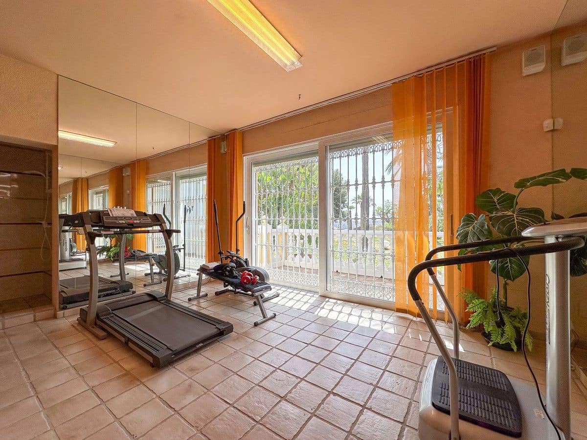 9 soveværelse Villa til salg i Mijas med swimmingpool garage - € 7.000.000 (Ref: 9405991)