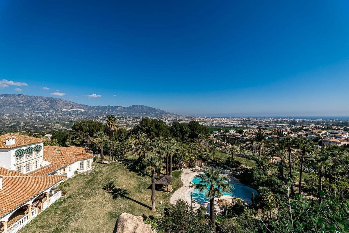 9 soveværelse Villa til salg i Mijas med swimmingpool garage - € 7.000.000 (Ref: 9405991)