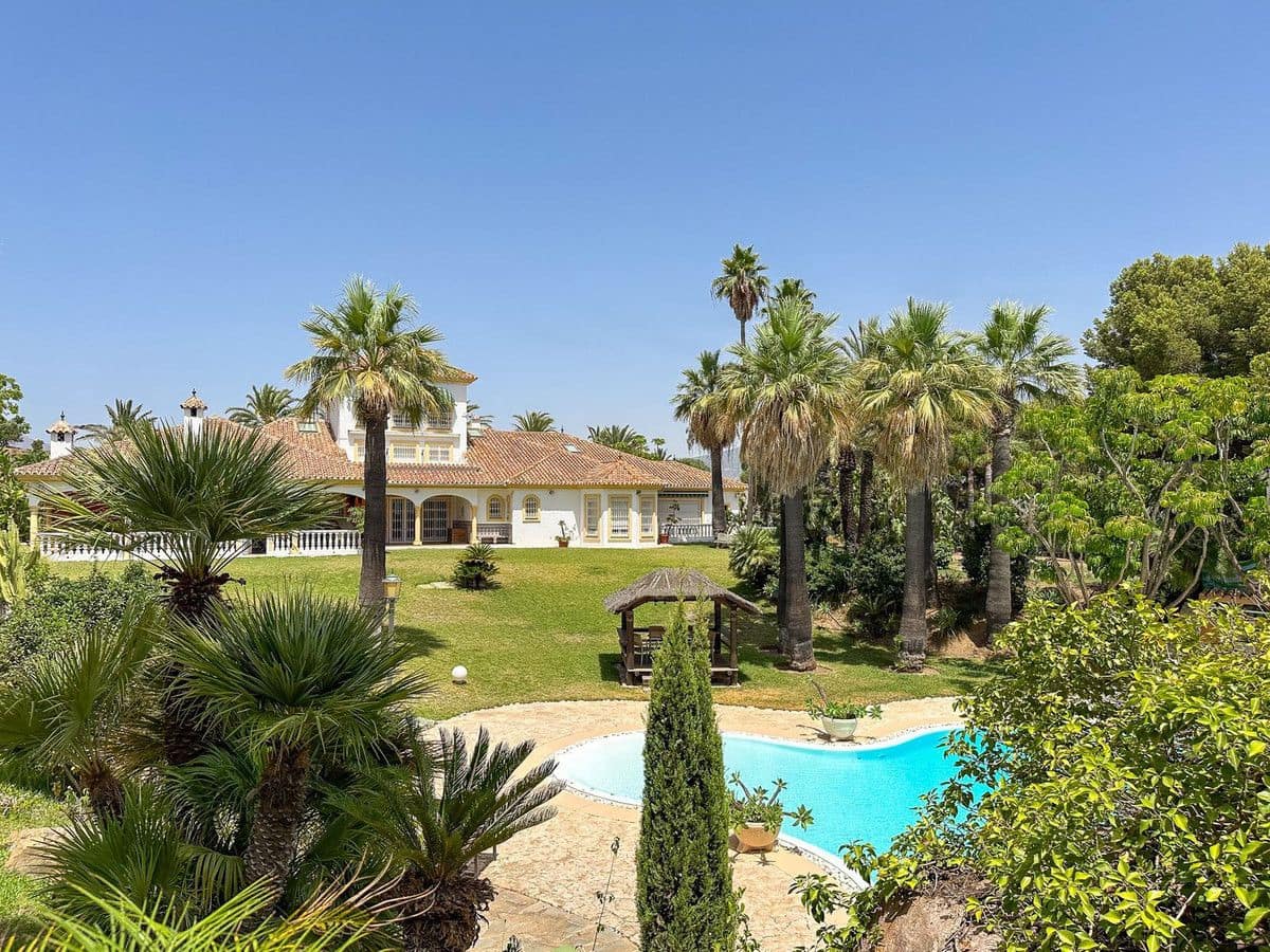 9 soveværelse Villa til salg i Mijas med swimmingpool garage - € 7.000.000 (Ref: 9405991)