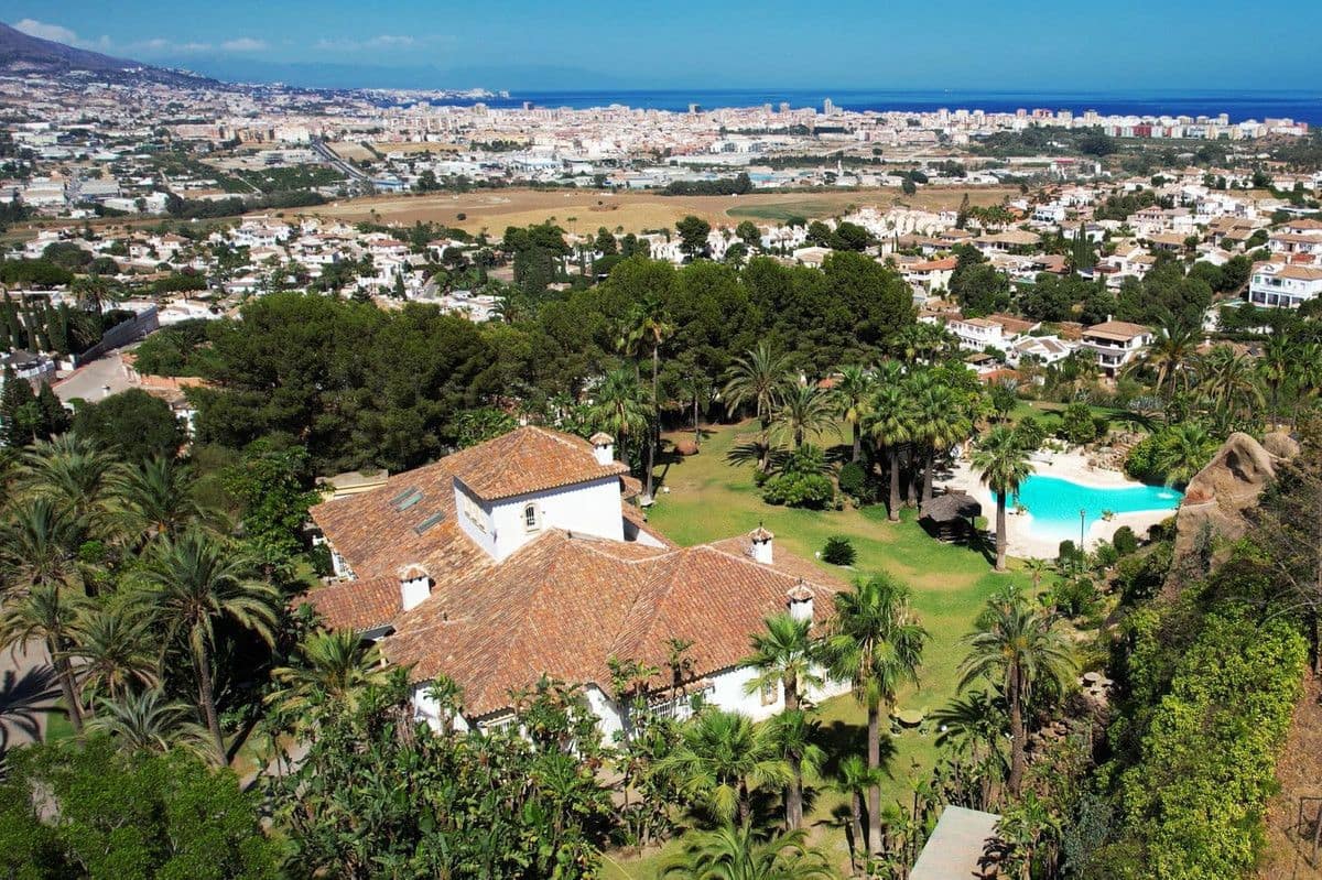 9 soveværelse Villa til salg i Mijas med swimmingpool garage - € 7.000.000 (Ref: 9405991)