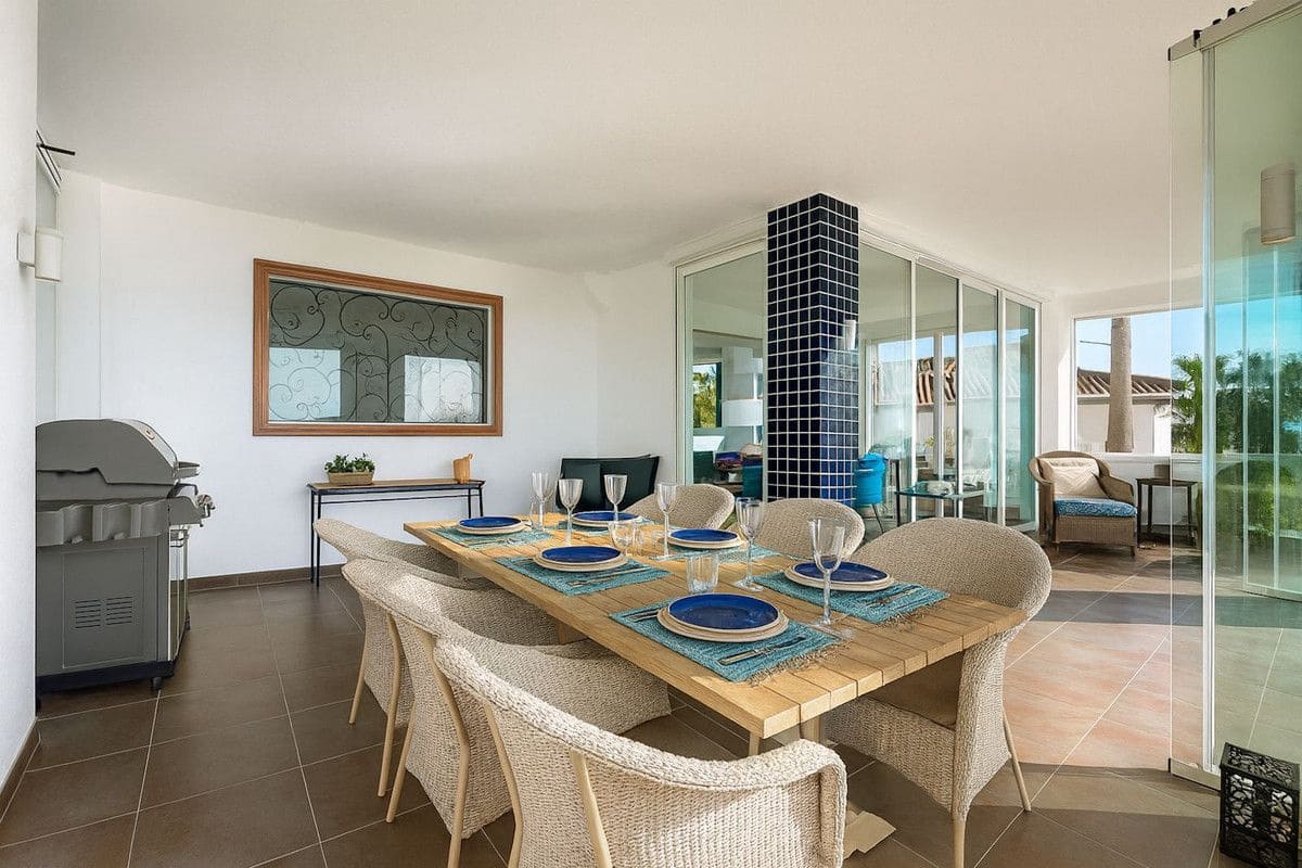 4 soveværelse Villa til salg i Benalmadena med swimmingpool garage - € 2.695.000 (Ref: 9405992)