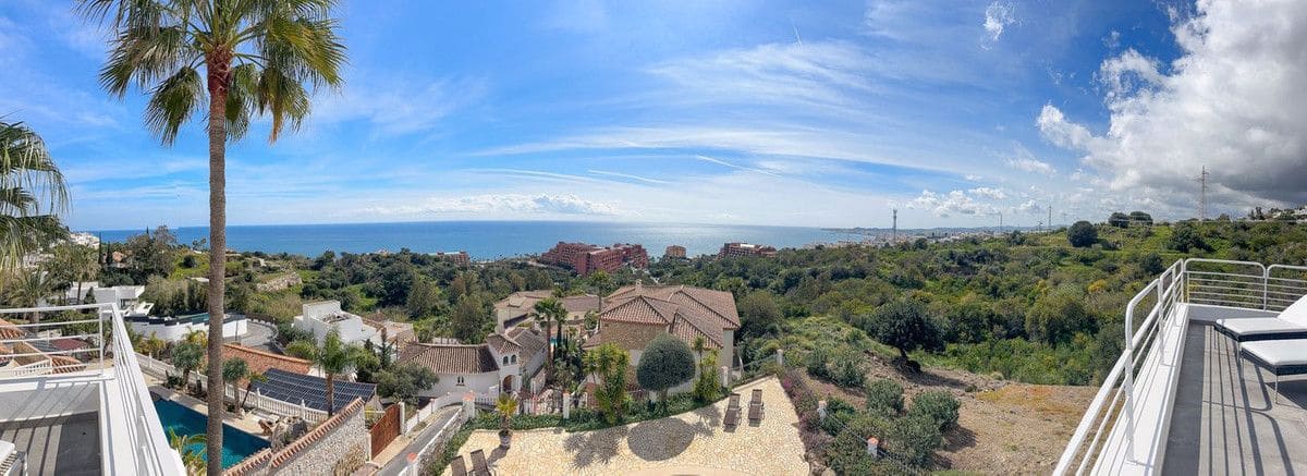 4 soveværelse Villa til salg i Benalmadena med swimmingpool garage - € 2.695.000 (Ref: 9405992)