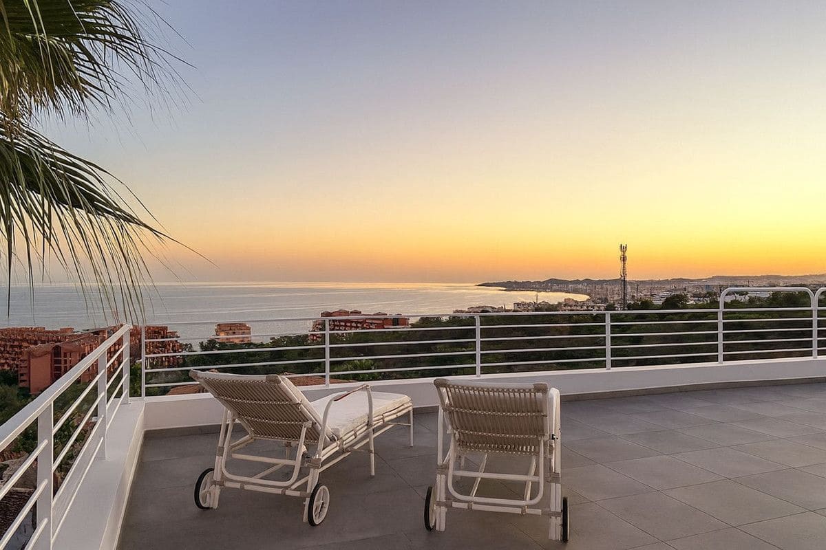 4 soveværelse Villa til salg i Benalmadena med swimmingpool garage - € 2.695.000 (Ref: 9405992)