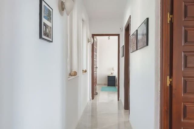 3 bedroom Villa for sale in La Capellanía - El Higuerón, Benalmádena with pool garage - € 1,375,000 (Ref: 9405993)