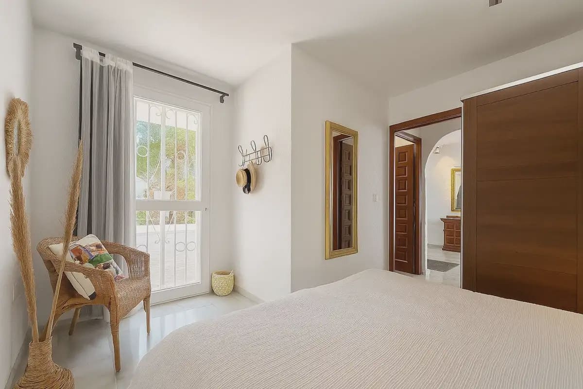 3 bedroom Villa for sale in Benalmadena with pool garage - € 1,375,000 (Ref: 9405993)