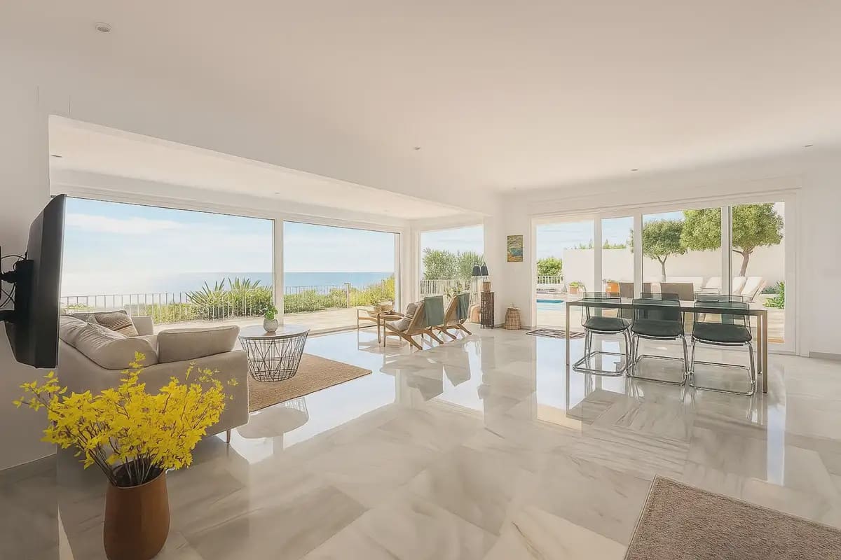 3 bedroom Villa for sale in Benalmadena with pool garage - € 1,375,000 (Ref: 9405993)