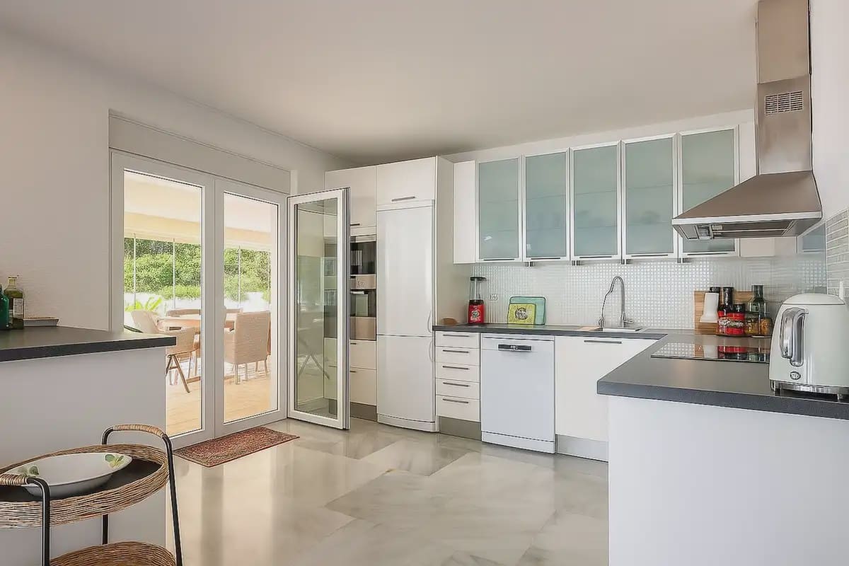 3 bedroom Villa for sale in Benalmadena with pool garage - € 1,375,000 (Ref: 9405993)