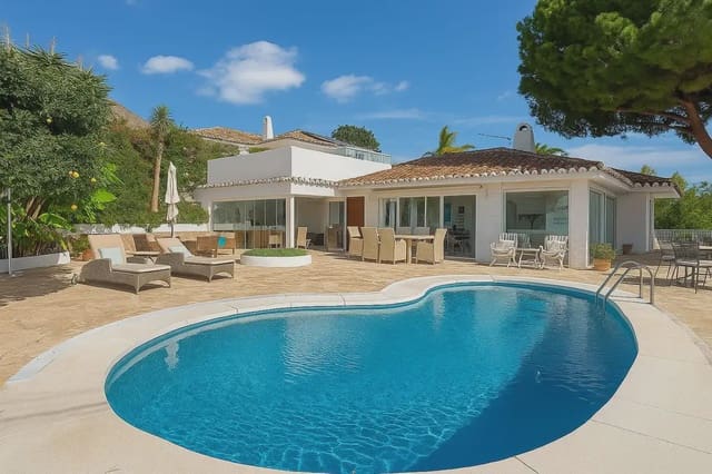 3 bedroom Villa for sale in La Capellanía - El Higuerón, Benalmádena with pool garage - € 1,375,000 (Ref: 9405993)
