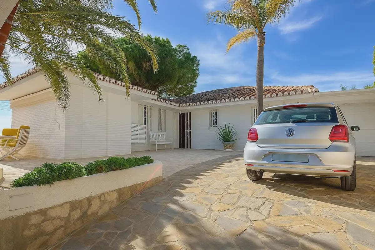 3 bedroom Villa for sale in Benalmadena with pool garage - € 1,375,000 (Ref: 9405993)