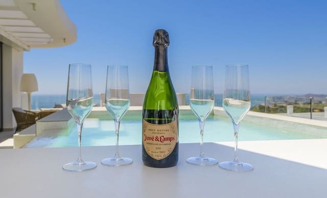 3 soveværelse Penthouse til salg i Centro ciudad, Fuengirola med swimmingpool garage - € 1.595.000 (Ref: 9405997)