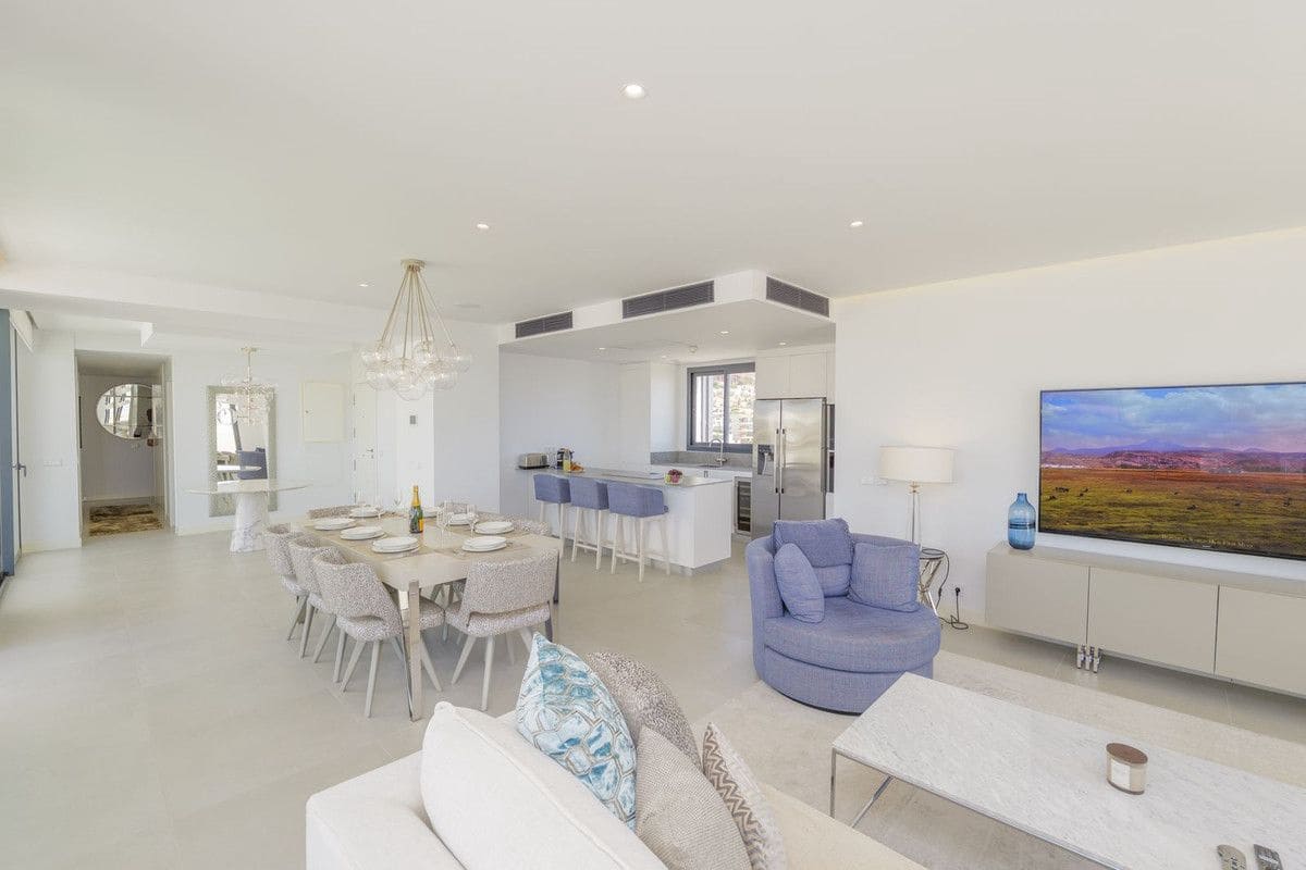 3 slaapkamer Penthouse te koop in Fuengirola met zwembad garage - € 1.595.000 (Ref: 9405997)