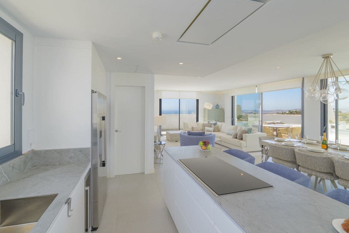 3 slaapkamer Penthouse te koop in Fuengirola met zwembad garage - € 1.595.000 (Ref: 9405997)