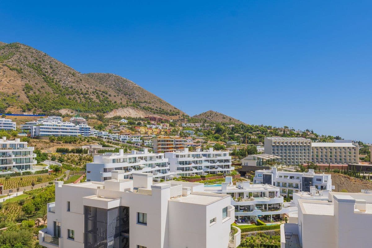 3 slaapkamer Penthouse te koop in Fuengirola met zwembad garage - € 1.595.000 (Ref: 9405997)
