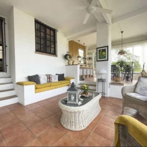 4 makuuhuone Huvila myytävänä paikassa Mijas pueblo, Mijas mukana 
autotalli - 825 000 € (Ref: 9405998)