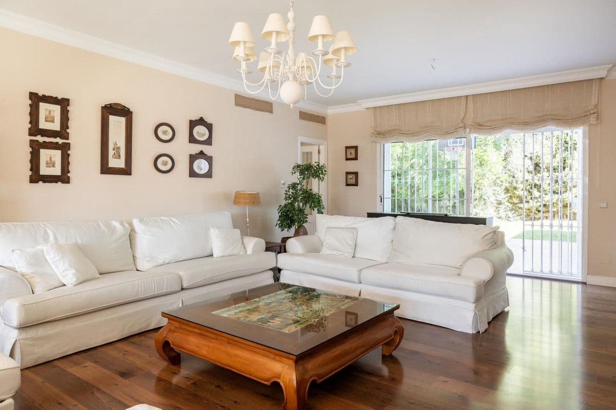 Chalet de 4 habitaciones en Mijas en venta con piscina - 1.150.000 € (Ref: 9405999)