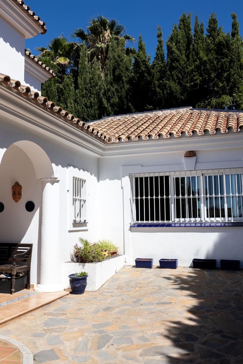 Chalet de 4 habitaciones en Mijas en venta con piscina - 1.150.000 € (Ref: 9405999)