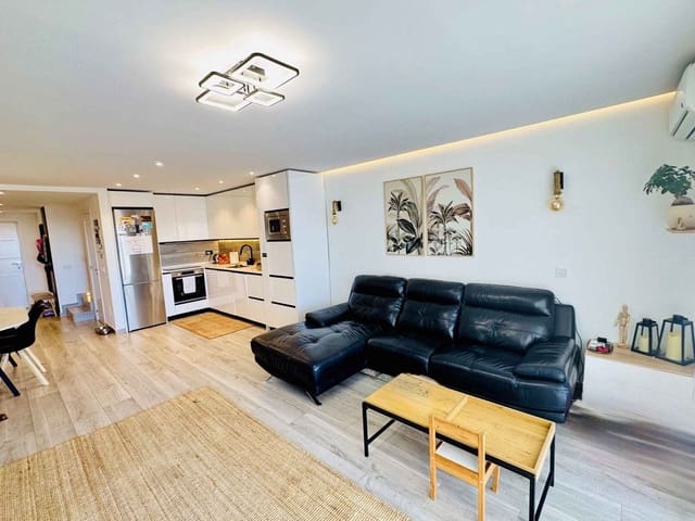 4 sypialnia Dom na sprzedaż w Calahonda, Mijas z basenem garażem - 595 000 € (Ref: 9406000)