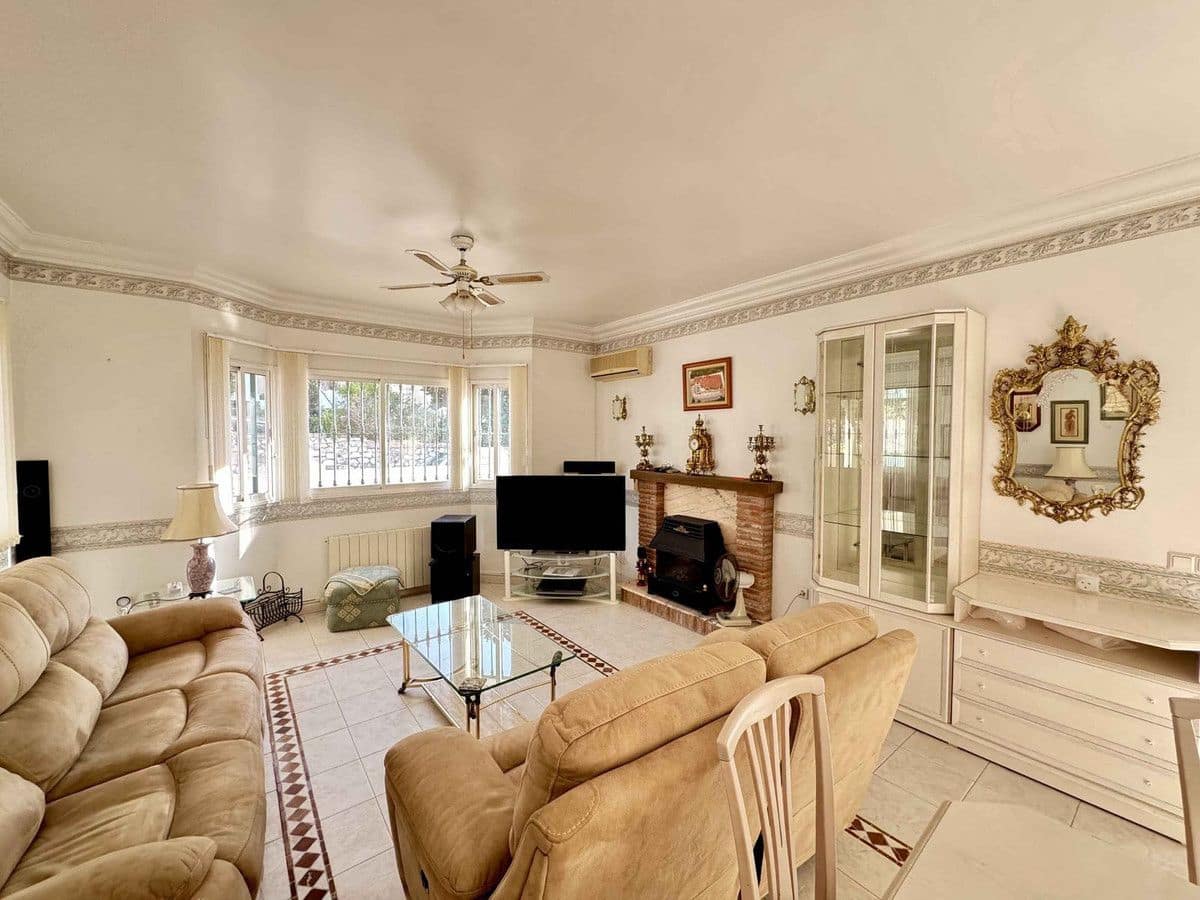 Chalet de 3 habitaciones en Mijas en venta con piscina garaje - 749.000 € (Ref: 9406002)