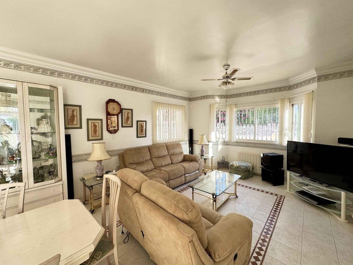 Chalet de 3 habitaciones en Mijas en venta con piscina garaje - 749.000 € (Ref: 9406002)